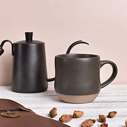 A Bosmarlin mug in a reactive glaze