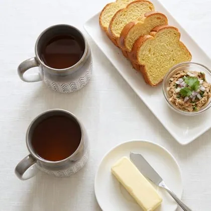 A Bosmarlin mug in a reactive glaze